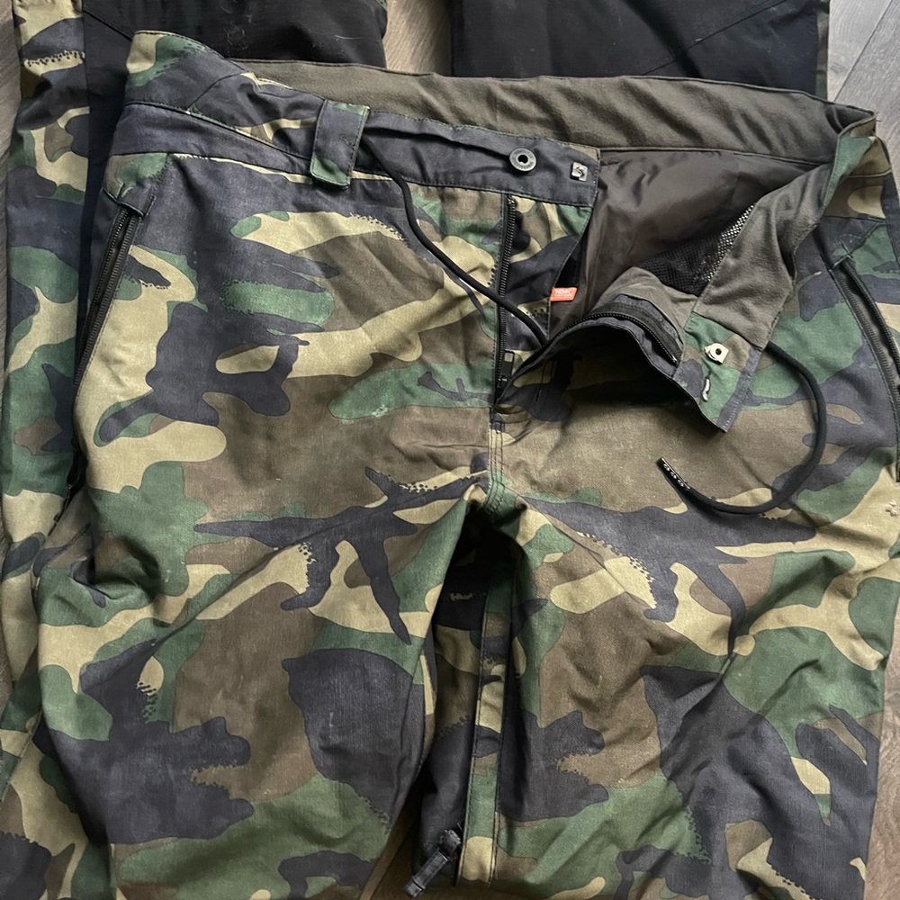 Camouflage snowboarding men’s pants